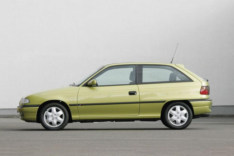  Opel Astra 1991 года  (фото 16 из 24)